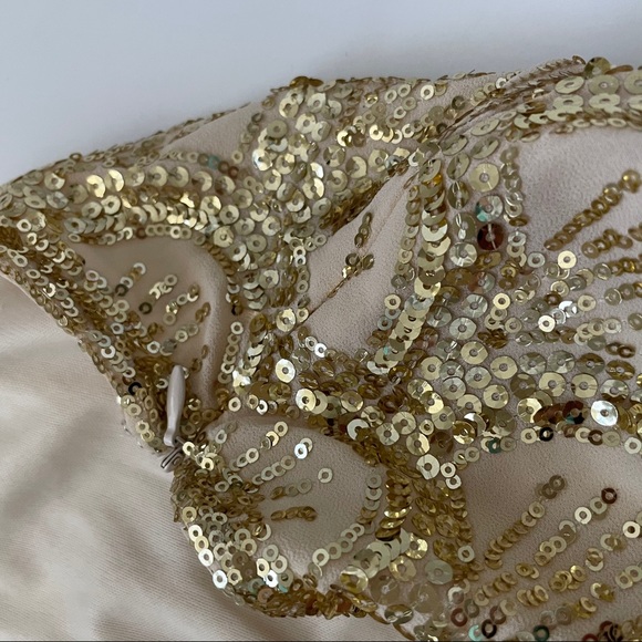 Tobi Gold Sequin Scallop Mini Skirt - Picture 7 of 10